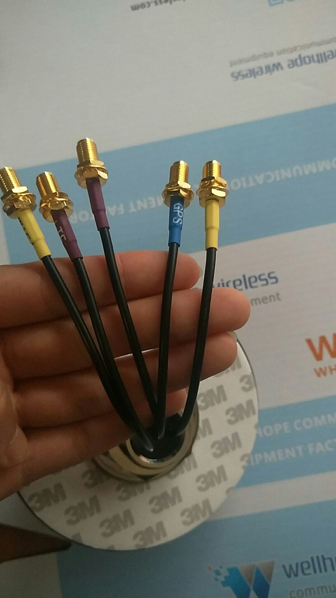  WH-MIMO-03X5 GPS Glonass 4G WLAN ANTENNA have finished